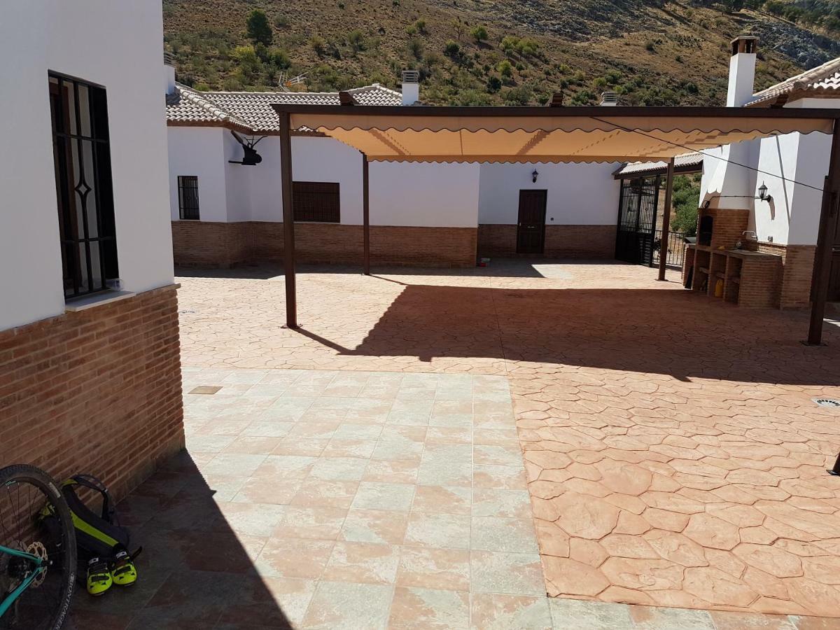 Apartamentos Rurales La Dehesa Del Acebuche Хаэн Экстерьер фото