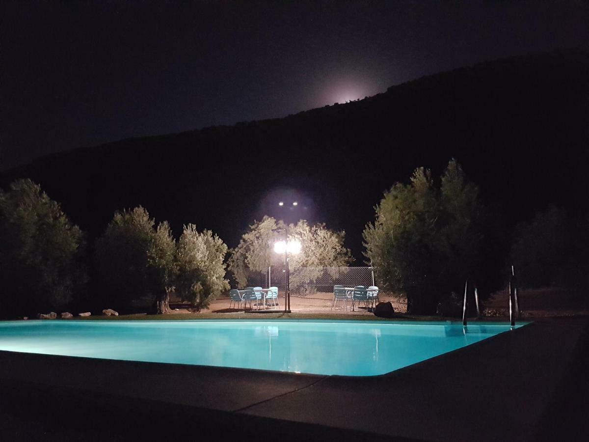 Apartamentos Rurales La Dehesa Del Acebuche Хаэн Экстерьер фото