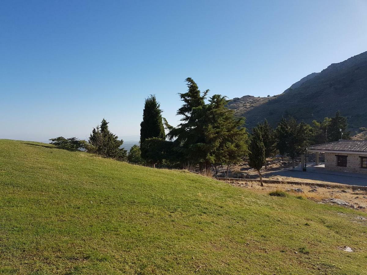 Apartamentos Rurales La Dehesa Del Acebuche Хаэн Экстерьер фото